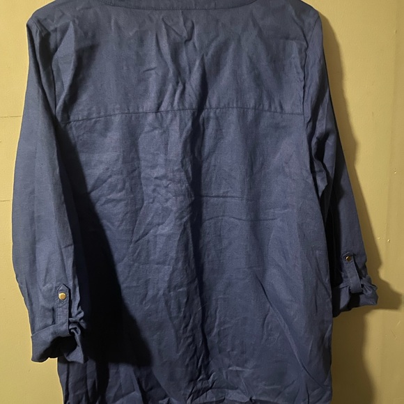 Emily Daniels Blue Linen Blend Roll-Tab Top XL - Picture 7 of 8